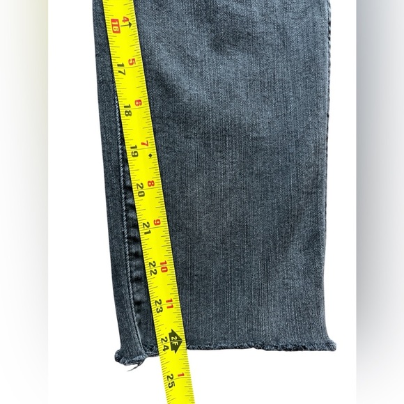 Madewell Ladies Stovepipe Mid-Rise Raw Hem Straight Leg Jeans Black Size 25 - Picture 6 of 6